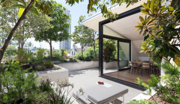 Villa minimalis dengan rooftop garden